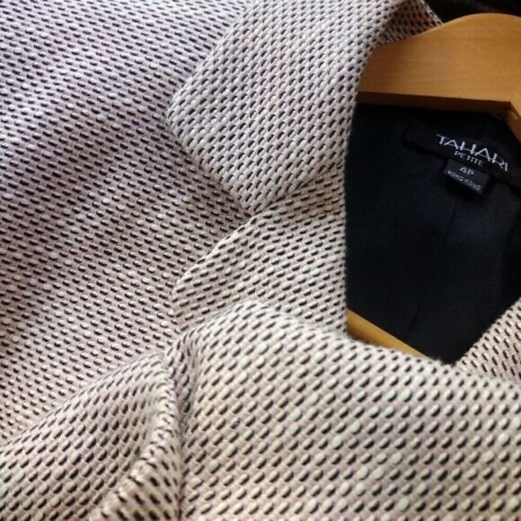 Tahari Tweed Blazer Pink & Black Woven Floral Blazer, Size - 4P - Picture 4 of 8